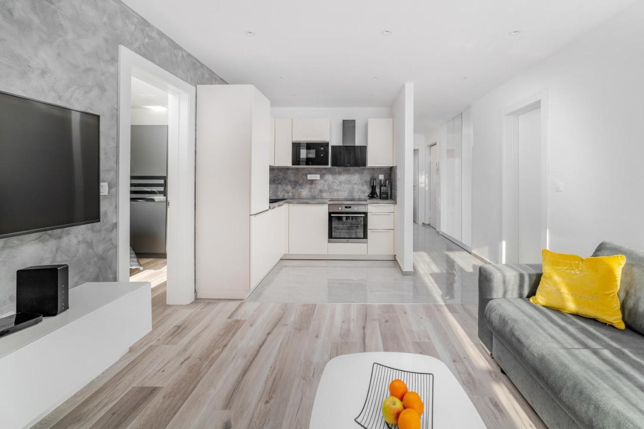 Luxury Apartment Sandra Спліт Екстер'єр фото
